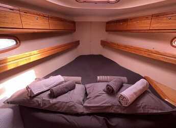 Rent a sailboat in Kavala - Marina Perigialiou - Bavaria 39 Cruiser