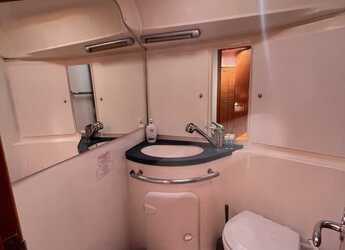 Rent a sailboat in Kavala - Marina Perigialiou - Bavaria 39 Cruiser