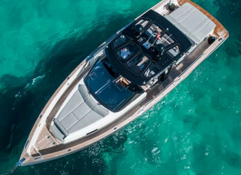 Rent a motorboat in Club de Mar - Fjord 48 Open