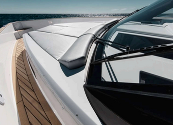 Rent a motorboat in Club de Mar - Fjord 48 Open