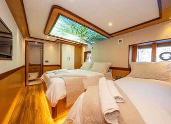 Rent a yacht in Ece Marina - Motoryacht Lila Trawler