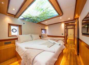 Rent a yacht in Ece Marina - Motoryacht Lila Trawler