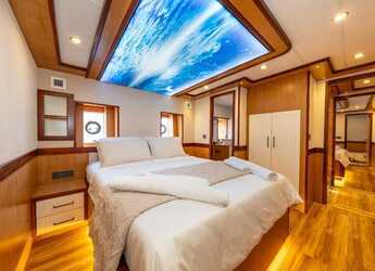 Rent a yacht in Ece Marina - Motoryacht Lila Trawler