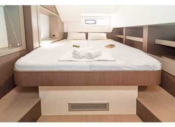 Alquilar catamarán en Club Naútico de Sant Antoni de Pormany - Bali 4.6