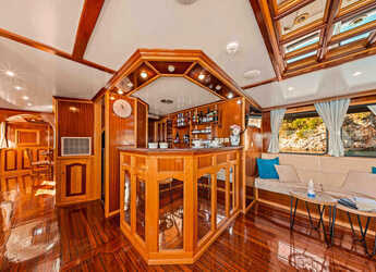 Rent a yacht in Rijeka - Motoryacht Korab