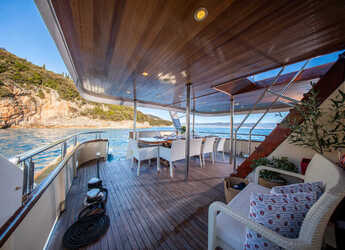 Rent a yacht in Rijeka - Motoryacht Korab