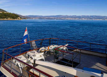Rent a yacht in Rijeka - Motoryacht Korab