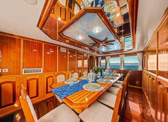 Rent a yacht in Rijeka - Motoryacht Korab