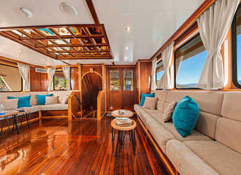 Rent a yacht in Rijeka - Motoryacht Korab