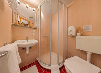 Rent a yacht in Rijeka - Motoryacht Korab