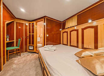 Rent a yacht in Rijeka - Motoryacht Korab