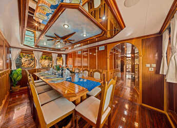 Rent a yacht in Rijeka - Motoryacht Korab