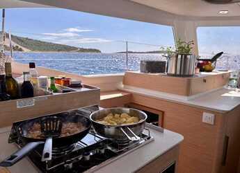 Rent a catamaran in Veruda - Fountaine Pajot FP 41 Quatuor 3