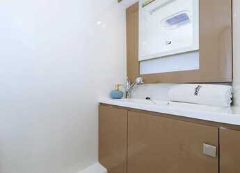 Chartern Sie motorkatamaran in Trogir (ACI marina) - Fountaine Pajot MY 37