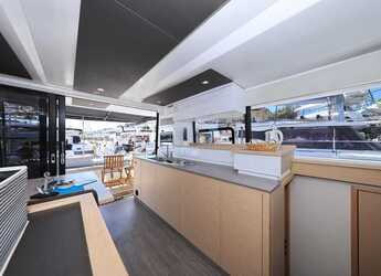 Chartern Sie motorkatamaran in Trogir (ACI marina) - Fountaine Pajot MY 37