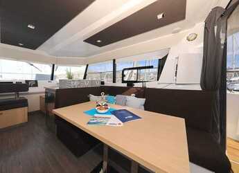 Chartern Sie motorkatamaran in Trogir (ACI marina) - Fountaine Pajot MY 37