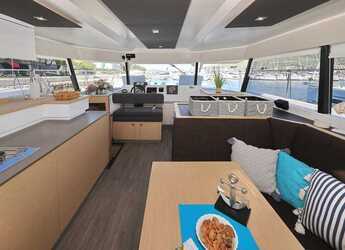 Chartern Sie motorkatamaran in Trogir (ACI marina) - Fountaine Pajot MY 37