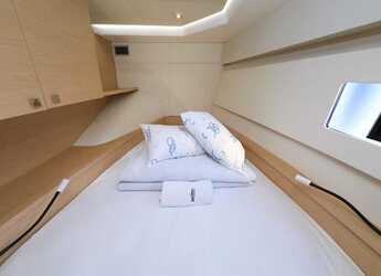 Chartern Sie motorkatamaran in Trogir (ACI marina) - Fountaine Pajot MY 37