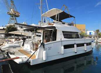 Chartern Sie motorkatamaran in Trogir (ACI marina) - Fountaine Pajot MY 37