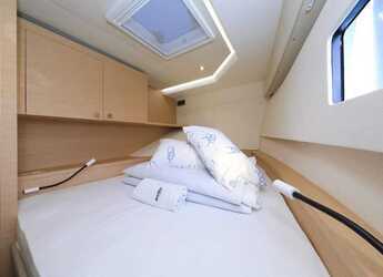 Chartern Sie motorkatamaran in Trogir (ACI marina) - Fountaine Pajot MY 37
