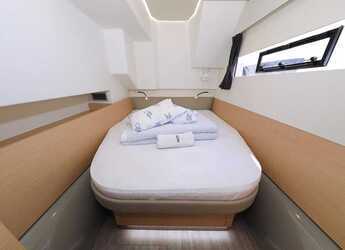 Chartern Sie motorkatamaran in Trogir (ACI marina) - Fountaine Pajot MY 37