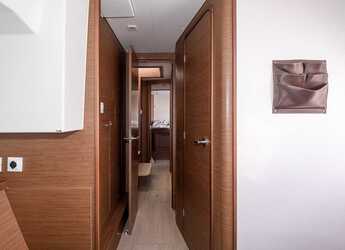 Rent a catamaran in Marina Skiathos  - Lagoon 42