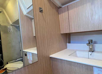 Rent a sailboat in Cecina - Bavaria C42