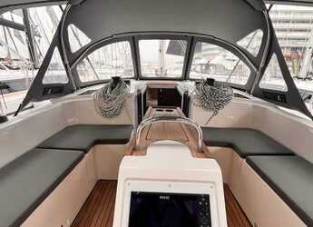 Rent a sailboat in Cecina - Bavaria C42