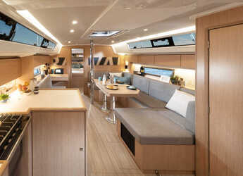 Rent a sailboat in Cecina - Bavaria C42