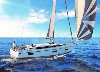 Rent a sailboat in Cecina - Bavaria C42