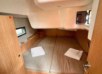 Rent a sailboat in Cecina - Bavaria C42