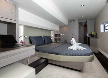 Rent a power catamaran  in Marina Gouvia - Fountaine Pajot MY6