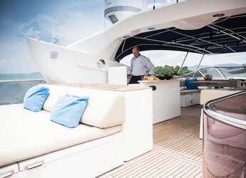 Chartern Sie yacht in Ao Po Grand Marina - Sunseeker 90