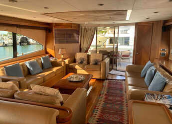 Chartern Sie yacht in Ao Po Grand Marina - Sunseeker 90