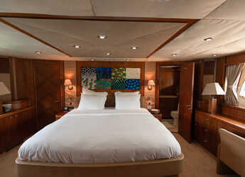 Chartern Sie yacht in Ao Po Grand Marina - Sunseeker 90