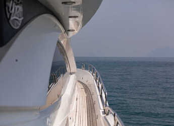 Chartern Sie yacht in Ao Po Grand Marina - Sunseeker 90