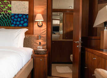 Chartern Sie yacht in Ao Po Grand Marina - Sunseeker 90