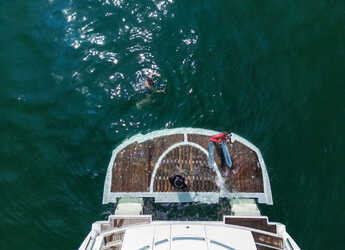Chartern Sie yacht in Ao Po Grand Marina - Sunseeker 90