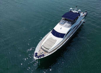 Chartern Sie yacht in Ao Po Grand Marina - Sunseeker 90