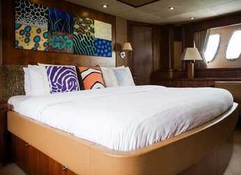Chartern Sie yacht in Ao Po Grand Marina - Sunseeker 90