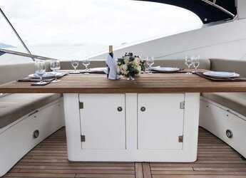 Chartern Sie yacht in Ao Po Grand Marina - Sunseeker 90