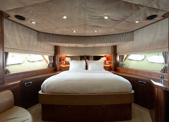 Chartern Sie yacht in Ao Po Grand Marina - Sunseeker 90