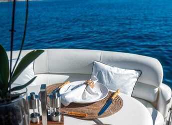 Chartern Sie motorboot in Ornos bay - Sealine S37