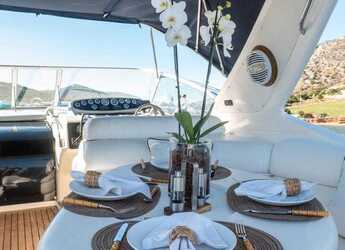 Chartern Sie motorboot in Ornos bay - Sealine S37