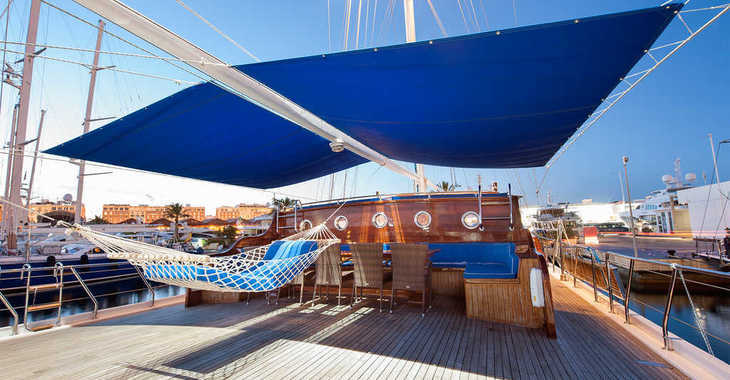 Alquilar velero en Marina Ibiza - Goleta Turca