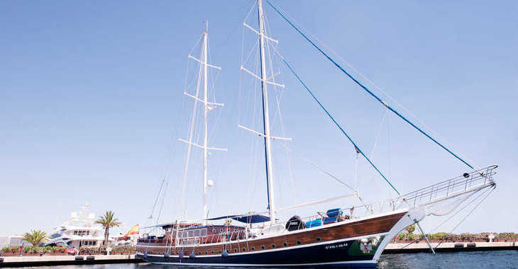 Rent a sailboat in Marina Ibiza - Goleta Turca