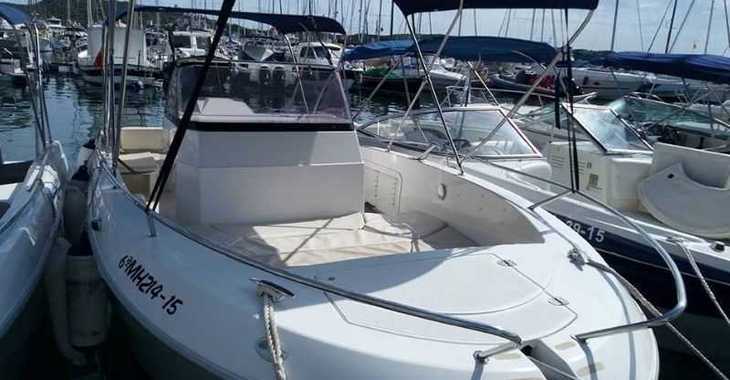 Rent a motorboat in Port Mahon - Pacific Craft 750