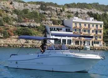 Rent a motorboat in Port Mahon - Pacific Craft 750