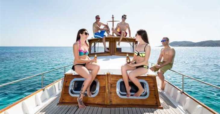 Louer bateau à moteur à Marina Ibiza - Artesanal