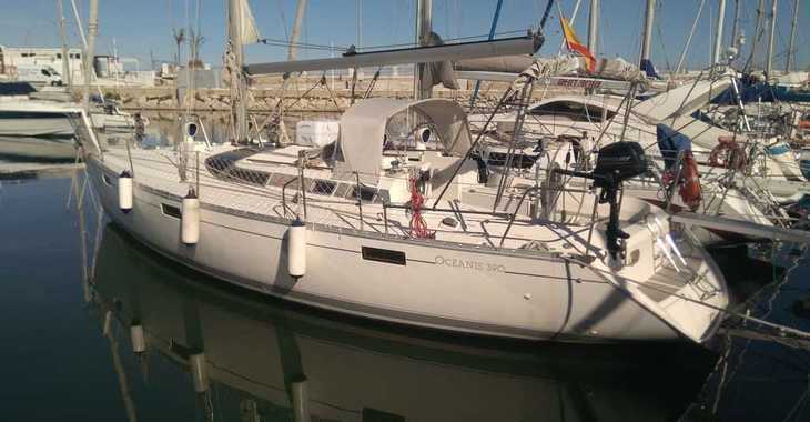 Rent a sailboat in Gandia - Beneteau Oceanis 390